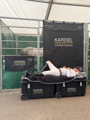 Eskadron Stable Curtain Regular With Logo