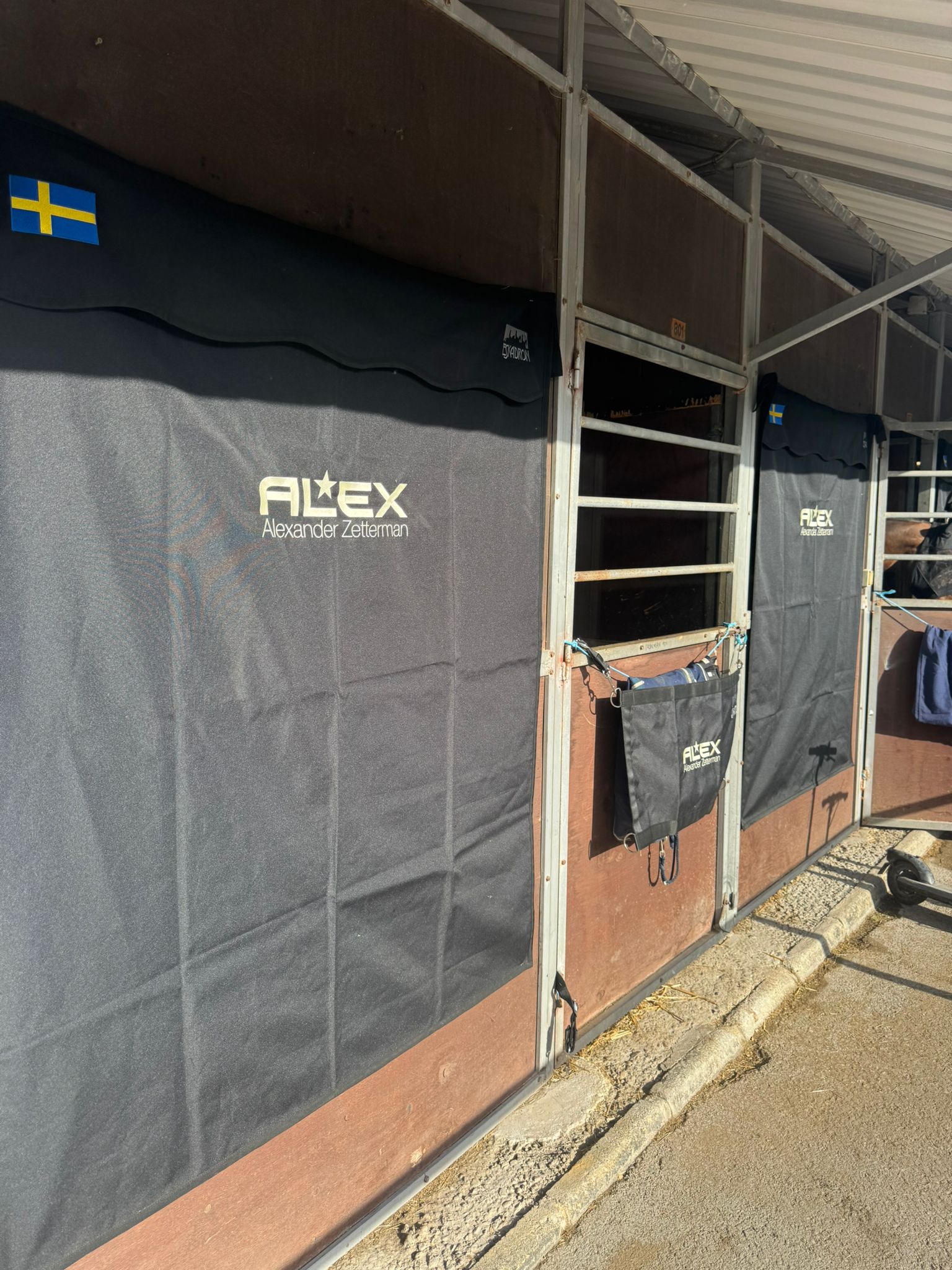 Eskadron Stable Curtain Regular - Including Custom Embroidery