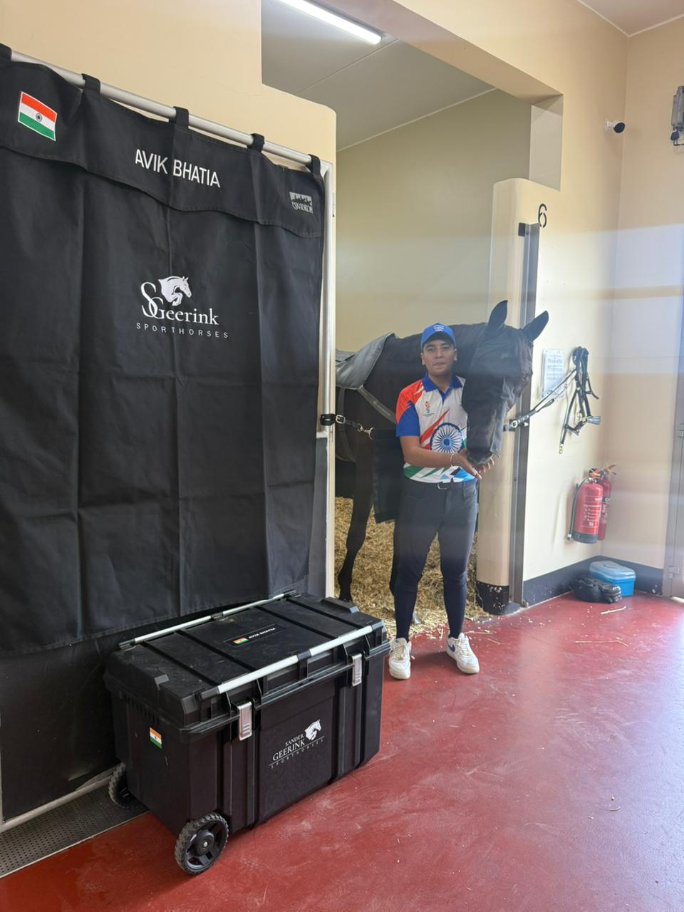 Eskadron Stable Curtain Regular - Including Custom Embroidery